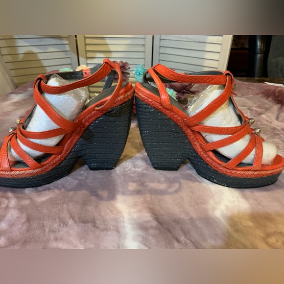 GUC!🤎BALENCIAGA color block wedges. - Picture 5 of 9